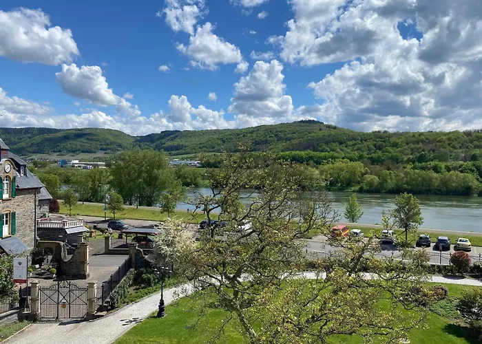 Schloss Lieser, Autograph Collection 5*