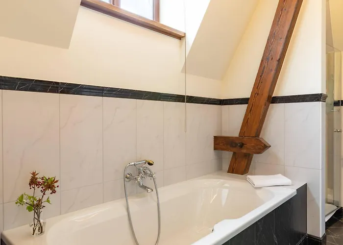 Schloss Lieser, Autograph Collection Hotell 5*